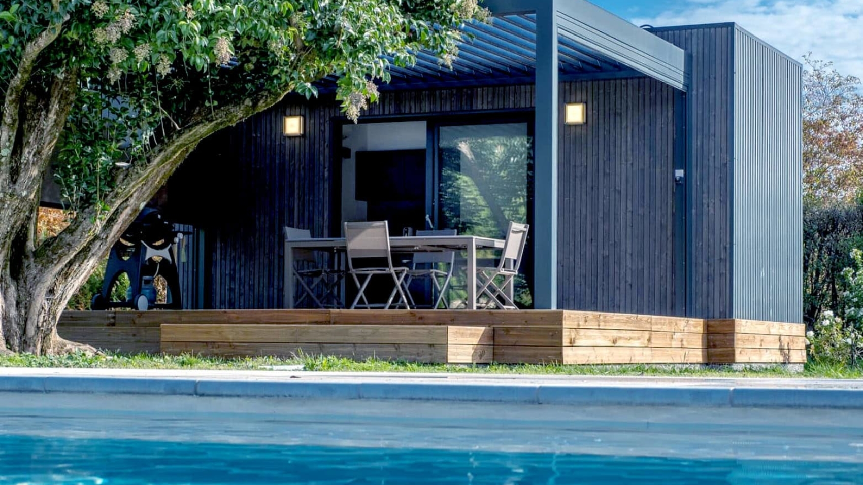 Natibox propose des modèles Studio pour profiter pleinement de votre piscine.