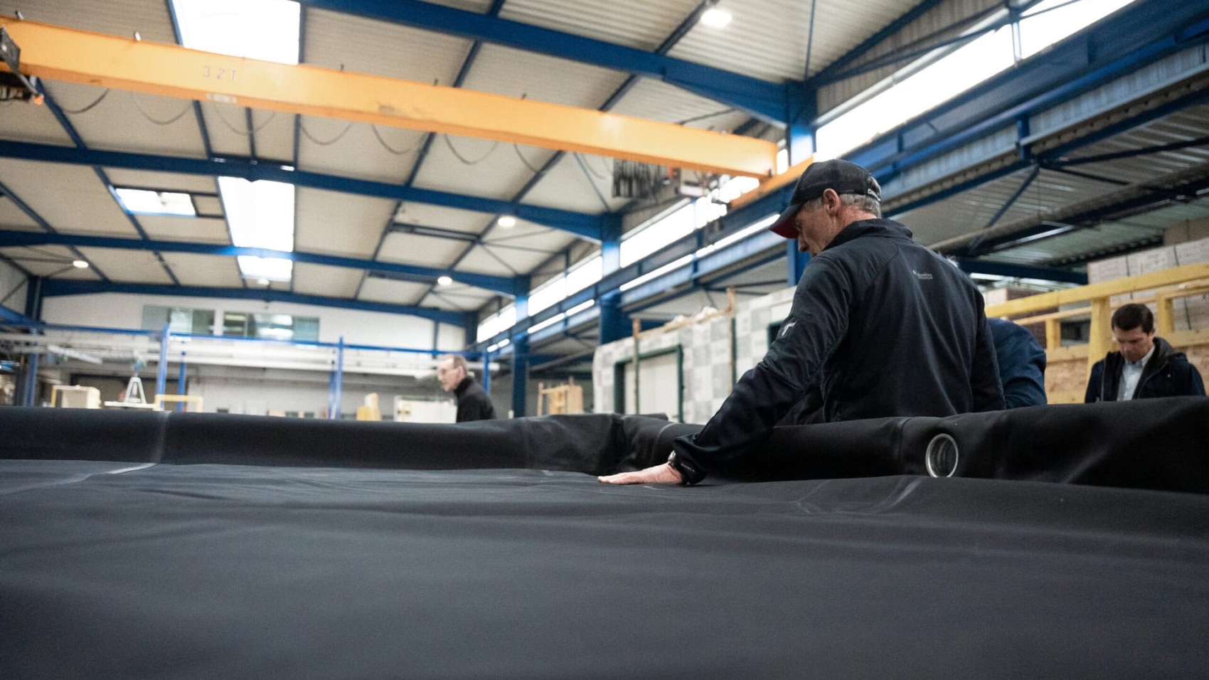 Natibox et Mike Horn à l'usine POBI