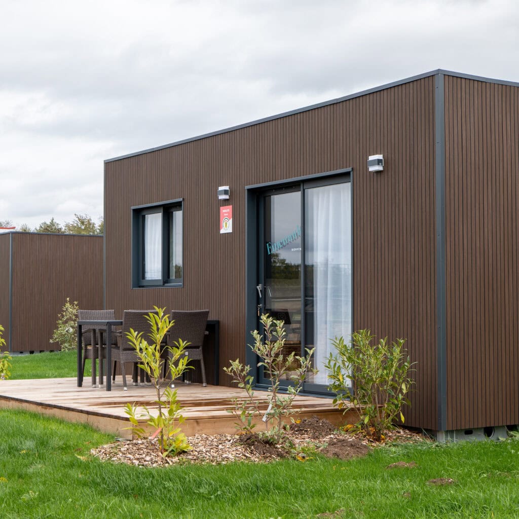 Investissement locatif rentable à Laval : comparez séjours professionnels et touristiques pour adapter un studio de jardin à votre terrain.