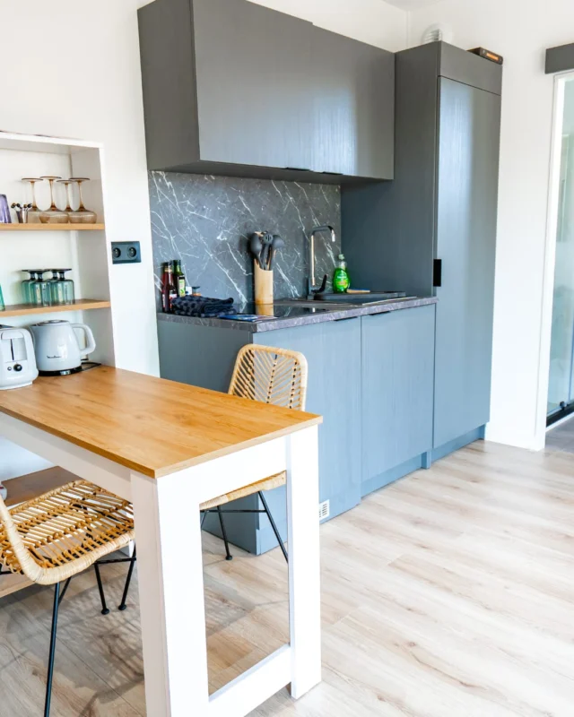 📸 Richard a choisi 4 NATIBOX Maxi de 28 m² à Blainville-sur-Mer ✨
⏱️ Installation en 1h30 seulement !
💡 Un projet locatif rentable & idéal pour préparer sa retraite 🌿

👉 Et vous, votre projet commence quand ?
#Natibox #InvestissementLocatif #StudioDeJardin #MadeInFrance