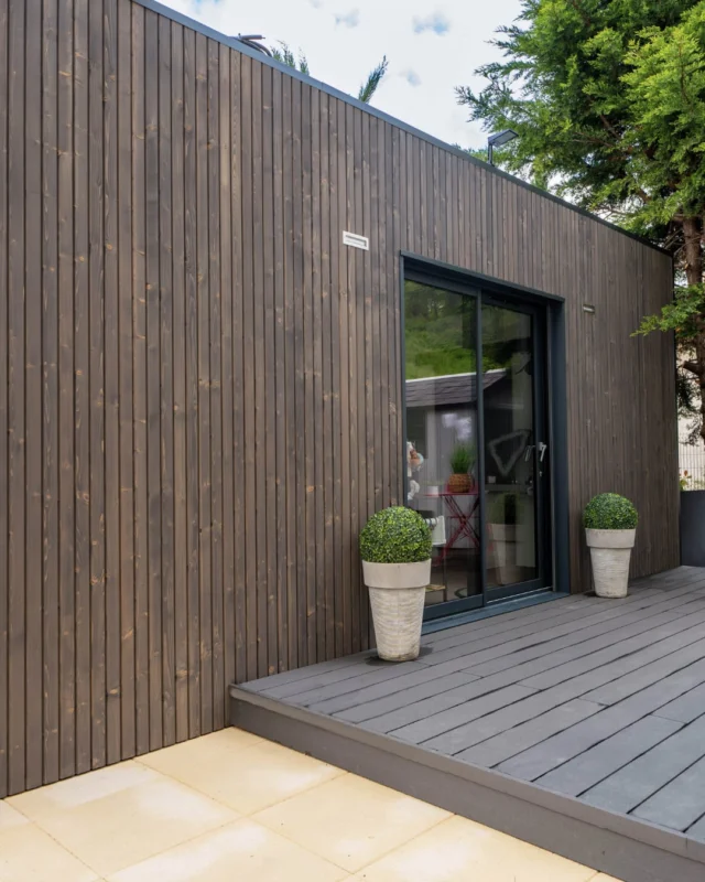 🏡 Votre bureau… dans le jardin !
Pro de santé 🩺
Entrepreneur 💼
Télétravailleur 💻
→ La Natibox devient votre espace pro idéal.

✅ Séparez vie pro / vie perso
✅ Confort + économie
✅ Installation rapide

Et si demain, votre trajet maison-bureau… c’était 10 pas ? 😉
📩 Contactez-nous pour créer votre espace de travail.

#Natibox #BureauDeJardin #Teletravail #EspacePro #CabinetMedical #AmenagementBureau #TravailDeChezSoi #StudioDeJardin #EspaceDeTravail #FreelanceLife #AmenagementJardin